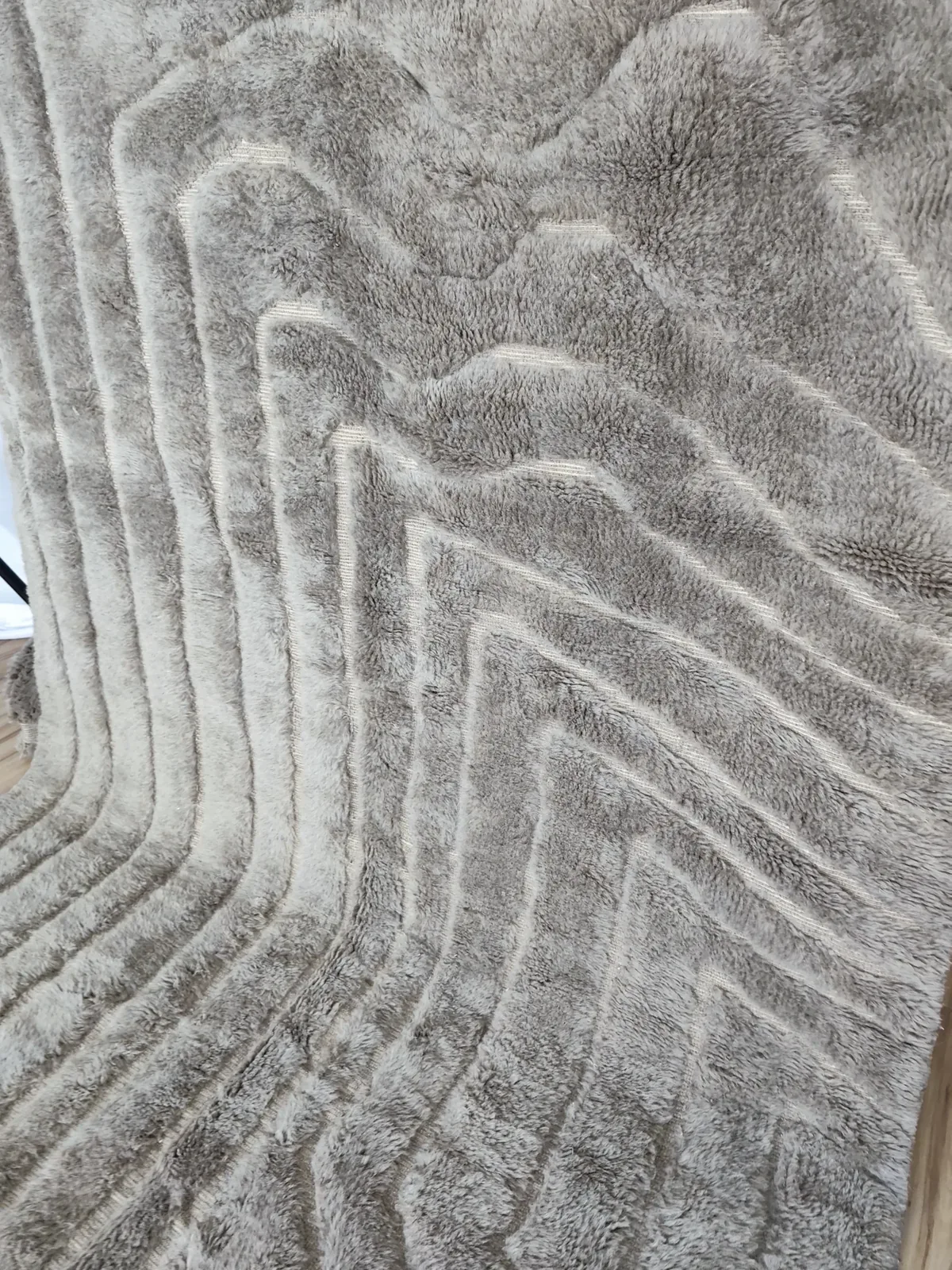 Tafat — deep carved chevron Mrirt rug
