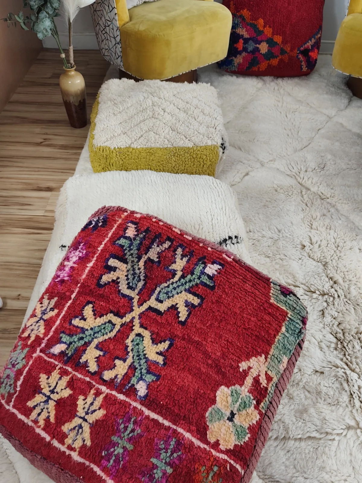 Tinhinan — Botanical Crimson Pouf